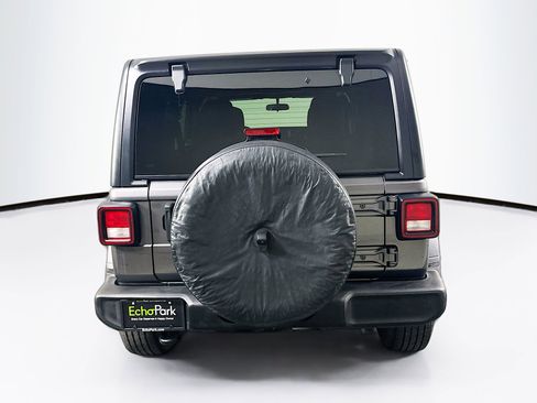 Used 2022 Jeep Wrangler Unlimited Sport image 7