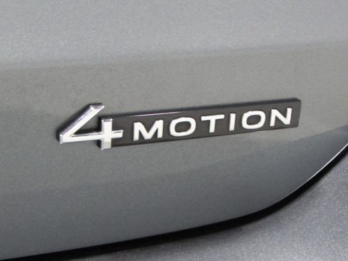 Used 2024 Volkswagen Taos SE AWD/4WD image 33