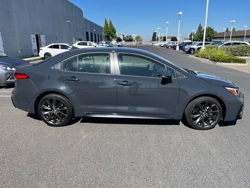 Used 2025 Toyota Corolla SE FWD image 4