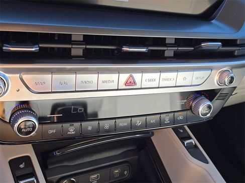 New 2025 Kia Telluride S image 28