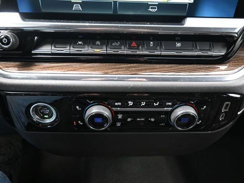 Used 2024 Chevrolet Silverado 1500 LT image 13