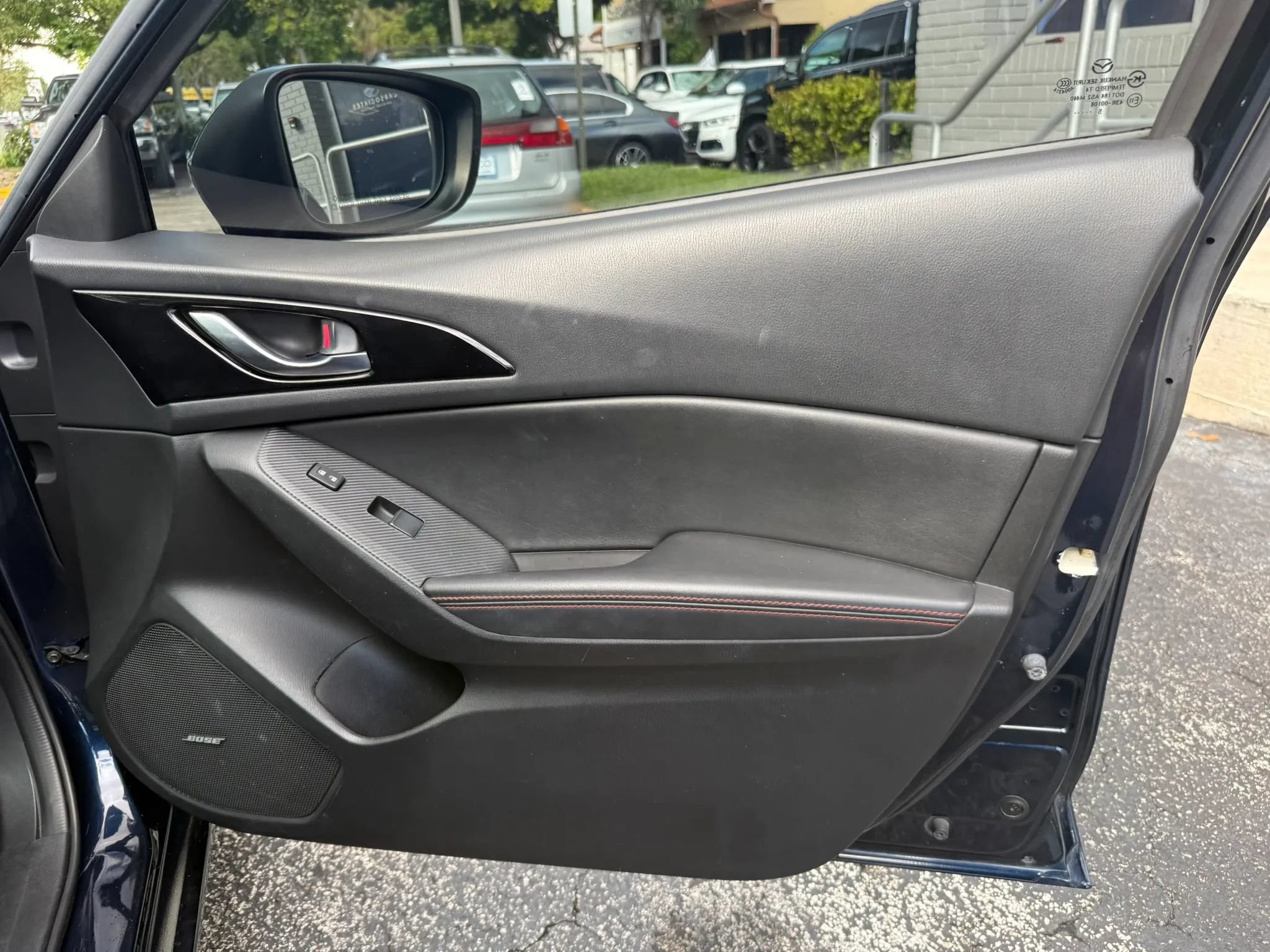 Used 2016 MAZDA MAZDA3 s Touring FWD image 36