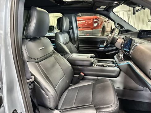 New 2026 Ford Expedition Platinum w/ Stealth Appearance Package image 33