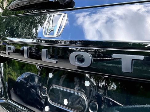 Used 2023 Honda Pilot Elite image 10