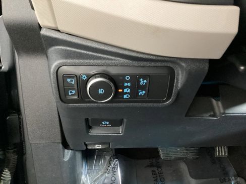 Used 2022 Ford Bronco Wildtrak image 24