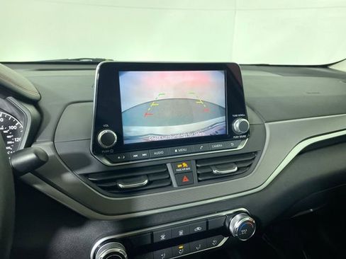 Used 2024 Nissan Altima 2.5 SR image 8