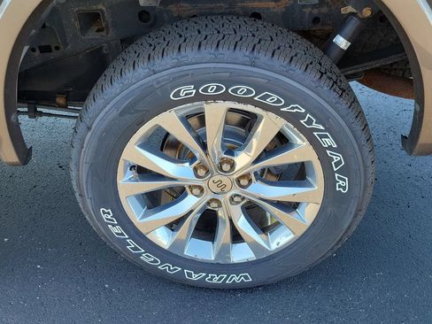 Used 2017 Ford F150 King Ranch w/ Equipment Group 601A Luxury AWD/4WD image 5