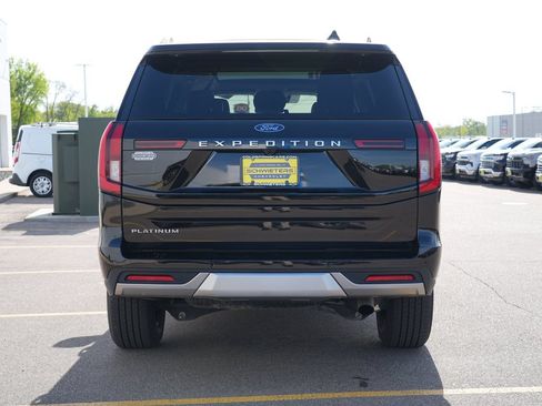 Used 2025 Ford Expedition Platinum AWD/4WD image 4