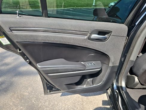Used 2019 Chrysler 300 Touring w/ Sport Appearance Package AWD/4WD image 15