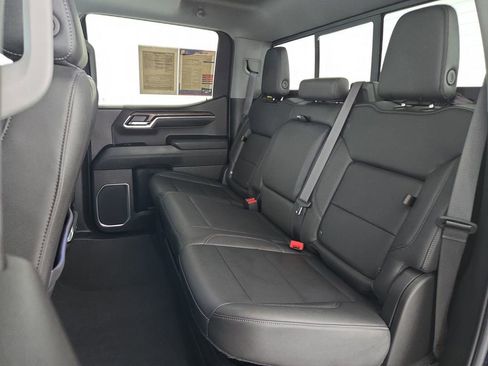 Used 2024 GMC Sierra 1500 SLT w/ SLT Premium Plus Package AWD/4WD image 32