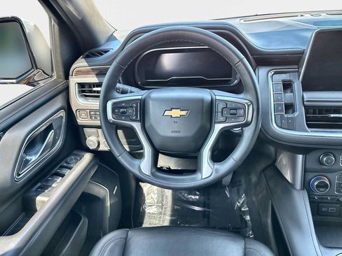 Used 2023 Chevrolet Suburban LT w/ Luxury Package RWD image 22