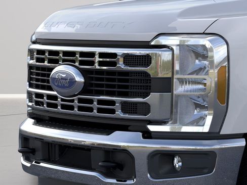 New 2026 Ford F350 XL w/ XL Chrome Package image 9
