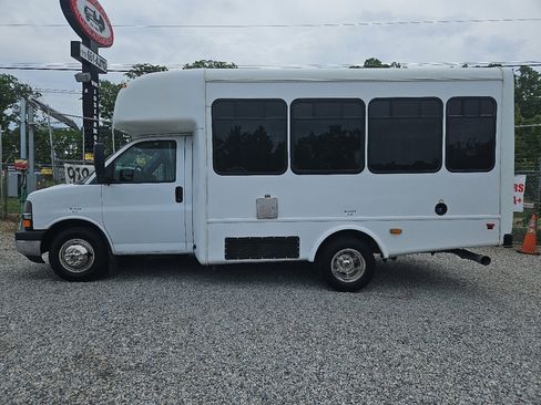 Used 2015 Chevrolet Express 3500 w/ Shuttle Bus Package image 4