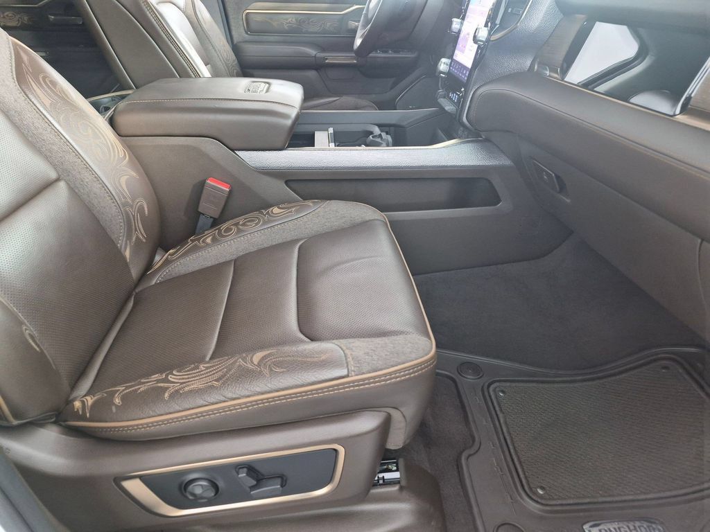 Used 2025 RAM 1500 Limited AWD/4WD image 36
