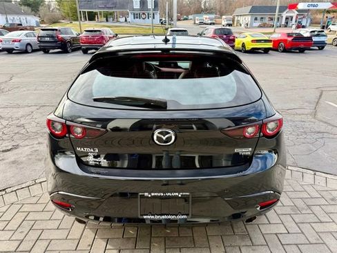 Used 2025 MAZDA MAZDA3 Hatchback w/Premium Plus Pkg image 12