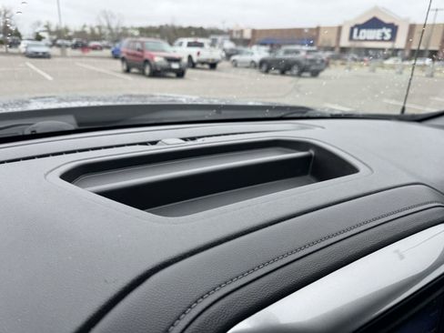 Used 2022 Chevrolet Silverado 1500 LT image 30