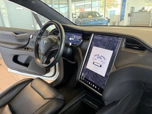 Used 2018 Tesla Model X 100D AWD/4WD image 28