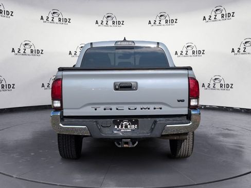 Used 2019 Toyota Tacoma TRD Sport AWD/4WD image 5