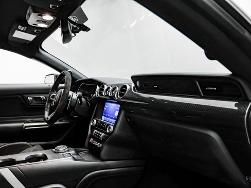 Used 2021 Ford Mustang Shelby GT500 w/ Carbon Fiber Track Pack image 52