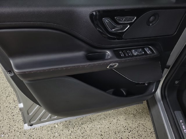 Used 2024 Lincoln Aviator Reserve w/ Jet Package RWD image 19