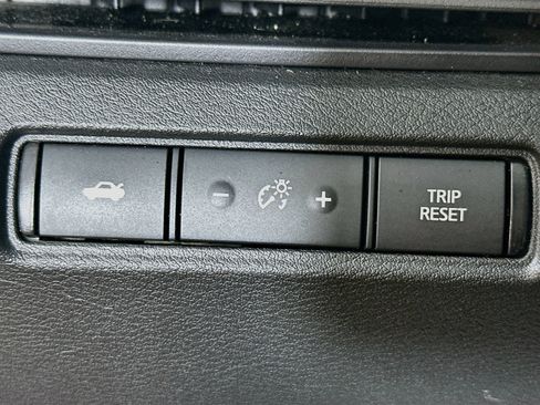 Used 2024 Nissan Altima 2.5 SV FWD image 10