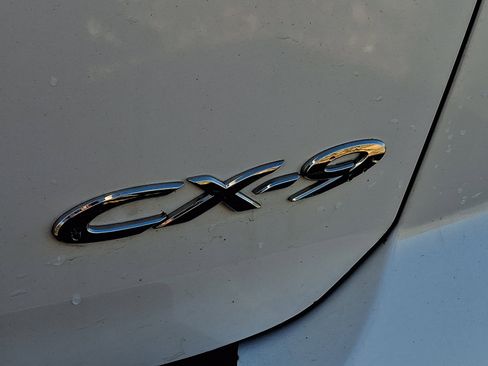 Used 2009 MAZDA CX-9 Touring w/ Moonroof & Bose Audio Pkg image 4