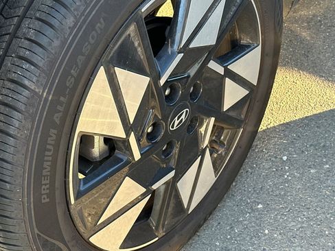 Used 2025 Hyundai Kona SEL image 4