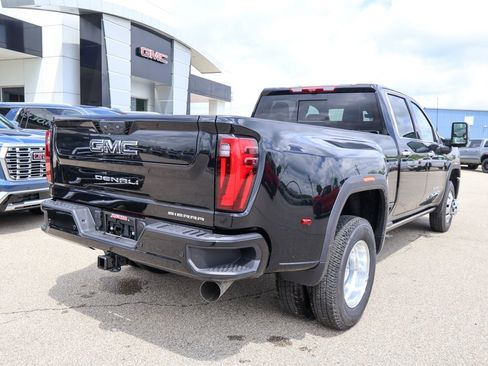 New 2026 GMC Sierra 3500 Denali Ultimate AWD/4WD image 3