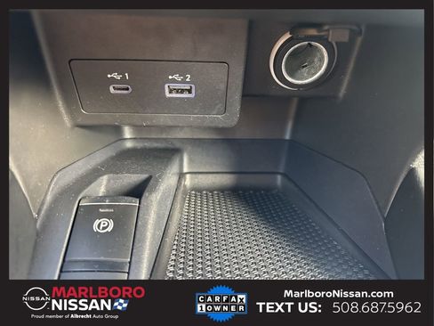 Used 2023 Nissan Kicks SR image 25