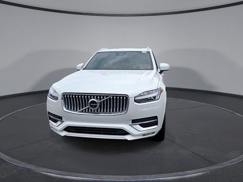 Used 2023 Volvo XC90 B6 Ultimate w/ Protection Package Premier AWD/4WD image 4