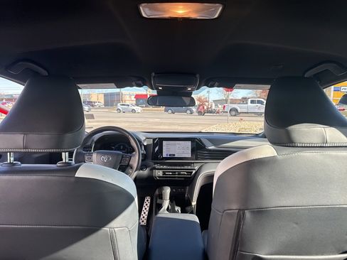 Used 2025 Toyota Camry SE image 25