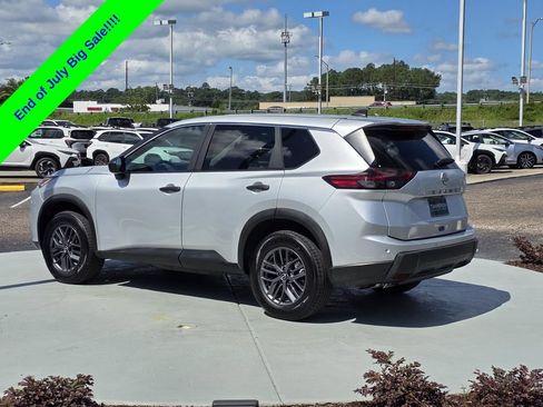 Used 2024 Nissan Rogue S FWD image 4