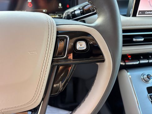 Certified 2024 Lincoln Aviator AWD w/ Premium Package image 18