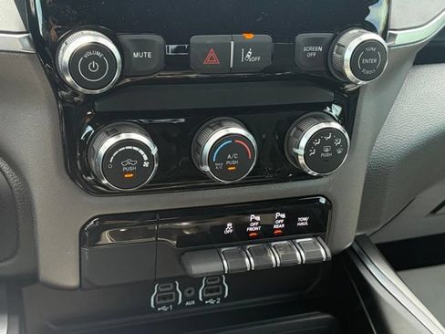 New 2026 RAM 1500 Express AWD/4WD image 20