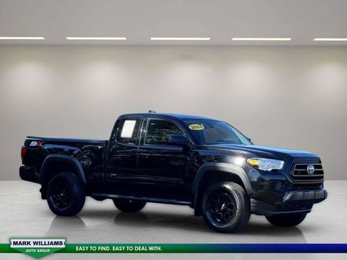 Used 2022 Toyota Tacoma 4x4 Access Cab image 2