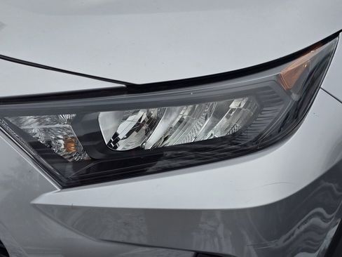 Used 2020 Toyota RAV4 LE image 24
