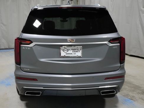 Used 2021 Cadillac XT6 Premium Luxury AWD/4WD image 16