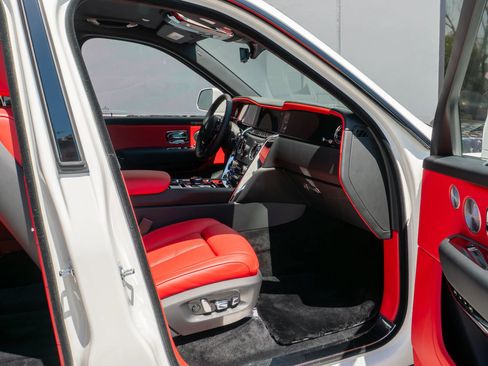 Used 2026 Rolls-Royce Cullinan AWD/4WD image 77