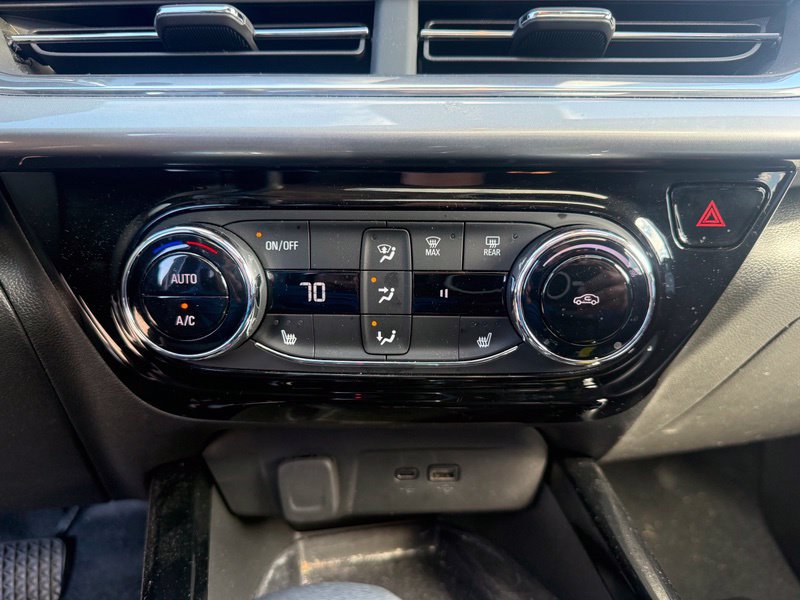 Used 2024 Chevrolet Trax LT w/ Sunroof Package FWD image 9