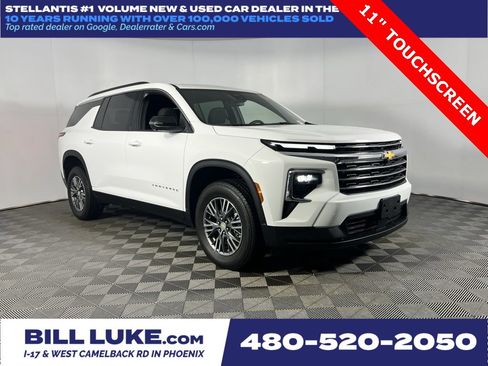 Used 2024 Chevrolet Traverse LT image 1