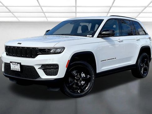 New 2025 Jeep Grand Cherokee Altitude AWD/4WD image 2