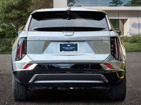 New 2026 Cadillac Optiq Luxury 1 image 5