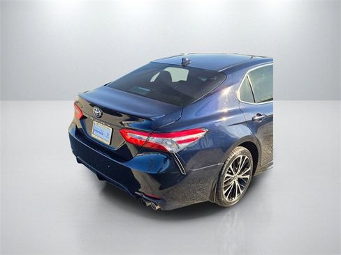 Used 2020 Toyota Camry SE image 6