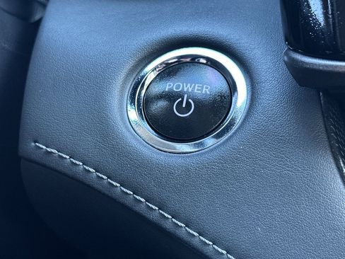 Used 2023 Toyota Highlander LE image 23