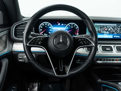 Used 2025 Mercedes-Benz GLS 450 4MATIC image 16
