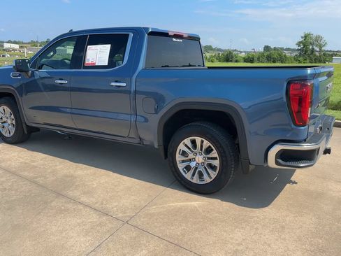 Used 2024 GMC Sierra 1500 SLT AWD/4WD image 6