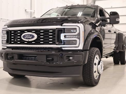 New 2026 Ford F450 Platinum w/ FX4 Off-Road Package AWD/4WD image 5