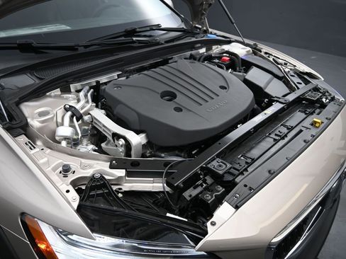 New 2026 Volvo V60 B5 Cross Country Plus w/ Protection Package Premier AWD/4WD image 39