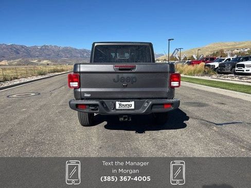 New 2025 Jeep Gladiator Sport image 5