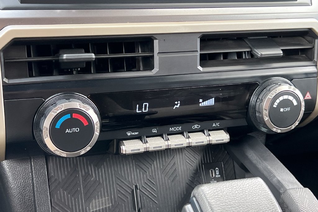Certified 2025 Toyota Tacoma TRD Off-Road AWD/4WD image 23